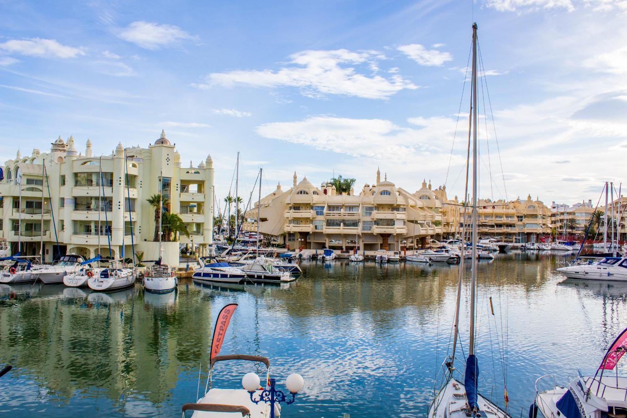 Benal Beach Suite Ii, Estudio Con Parque Acuatico Y Vistas Al Mar. Benalmadena Ngoại thất bức ảnh