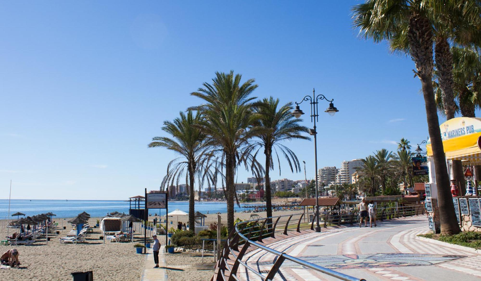 Benal Beach Suite Ii, Estudio Con Parque Acuatico Y Vistas Al Mar. Benalmadena Ngoại thất bức ảnh