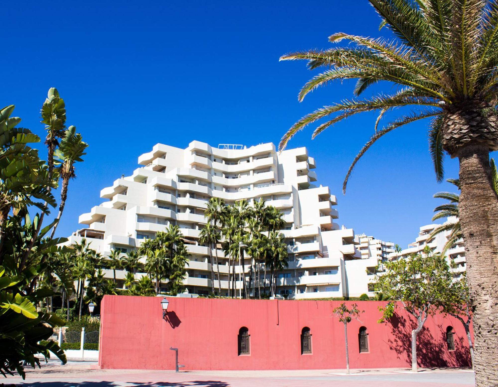 Benal Beach Suite Ii, Estudio Con Parque Acuatico Y Vistas Al Mar. Benalmadena Ngoại thất bức ảnh