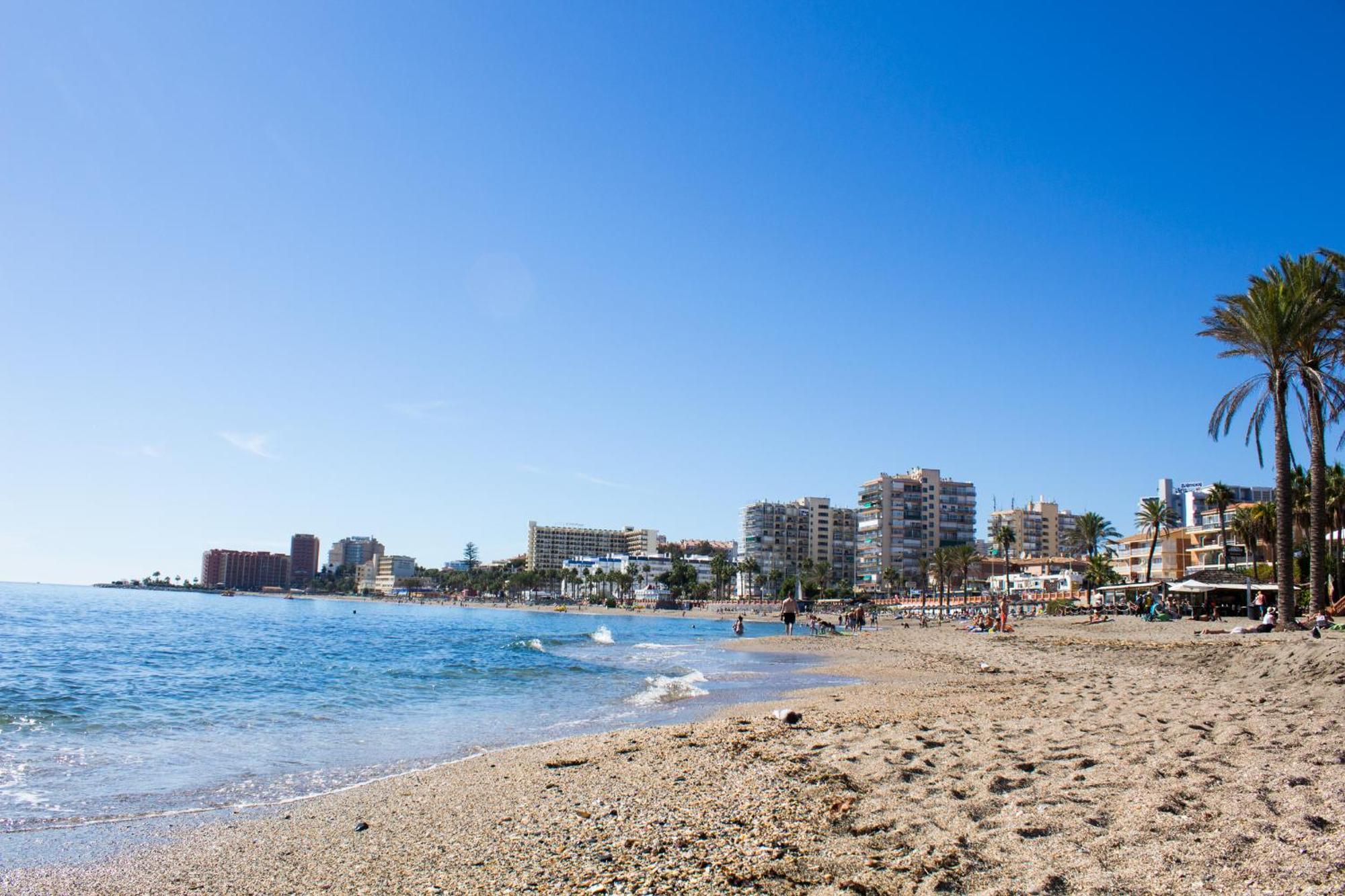 Benal Beach Suite Ii, Estudio Con Parque Acuatico Y Vistas Al Mar. Benalmadena Ngoại thất bức ảnh