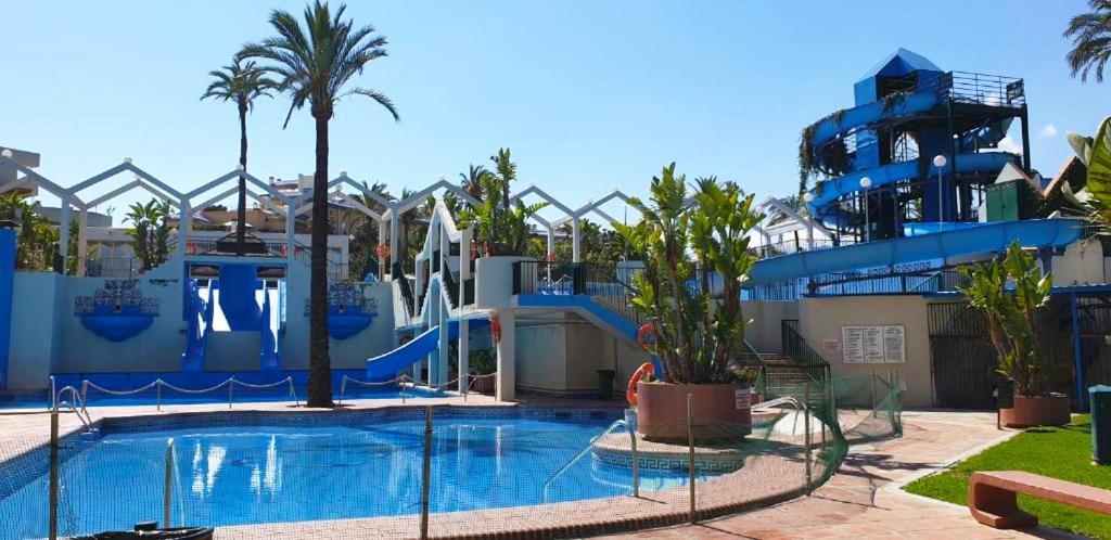 Benal Beach Suite Ii, Estudio Con Parque Acuatico Y Vistas Al Mar. Benalmadena Ngoại thất bức ảnh
