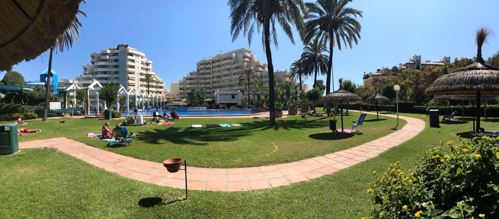 Benal Beach Suite Ii, Estudio Con Parque Acuatico Y Vistas Al Mar. Benalmadena Ngoại thất bức ảnh