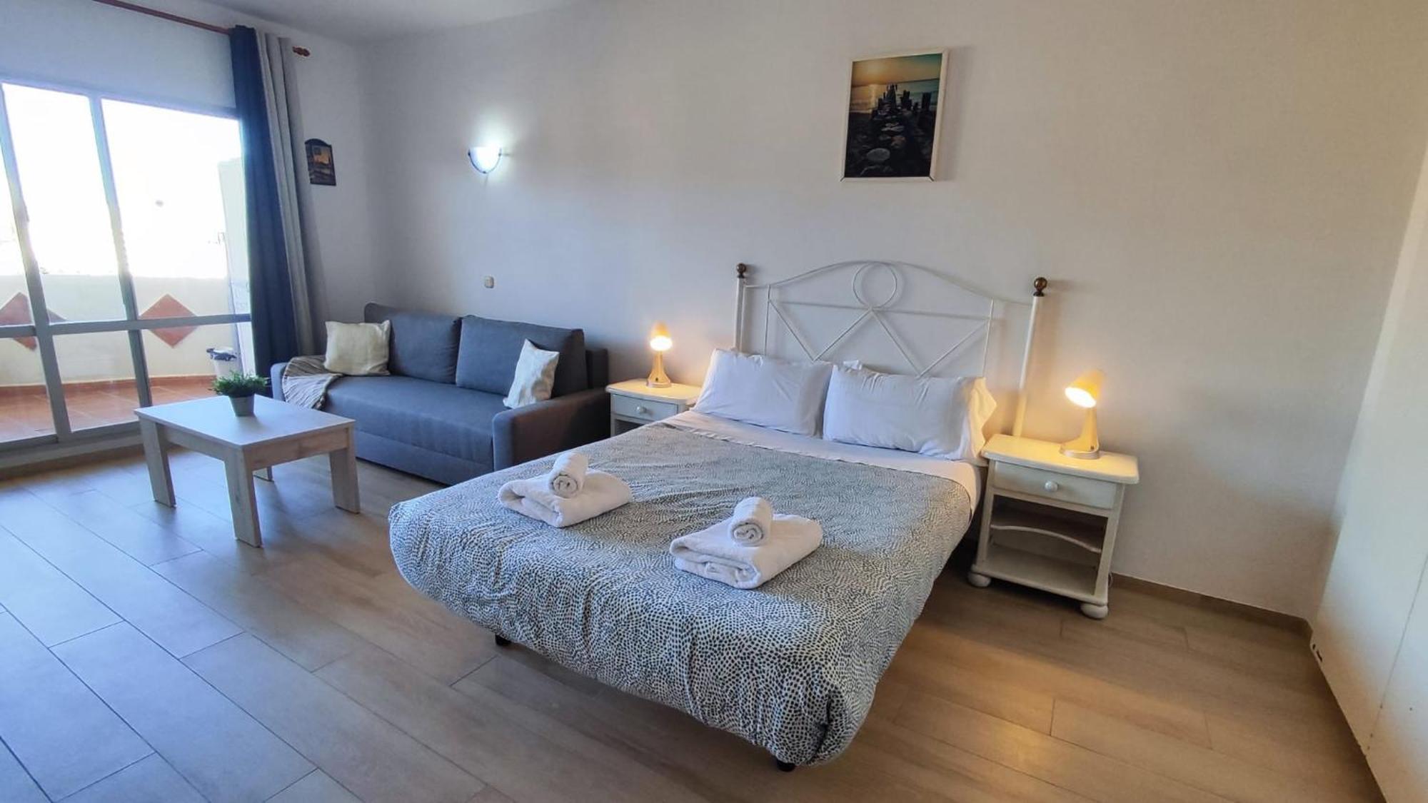 Benal Beach Suite Ii, Estudio Con Parque Acuatico Y Vistas Al Mar. Benalmadena Ngoại thất bức ảnh